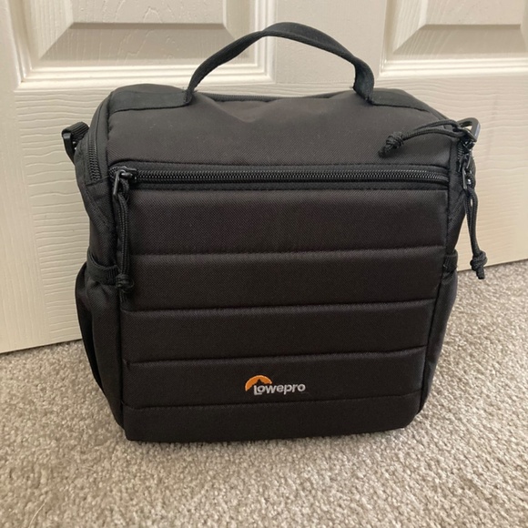 Lowepro Format 160 ll Camera Bag with Removable Strap for DSLR Camera - Picture 1 of 8